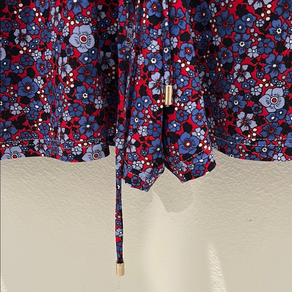 TOMMY HILFIGER short romper with adjustable waist and button details. - Picture 11 of 15